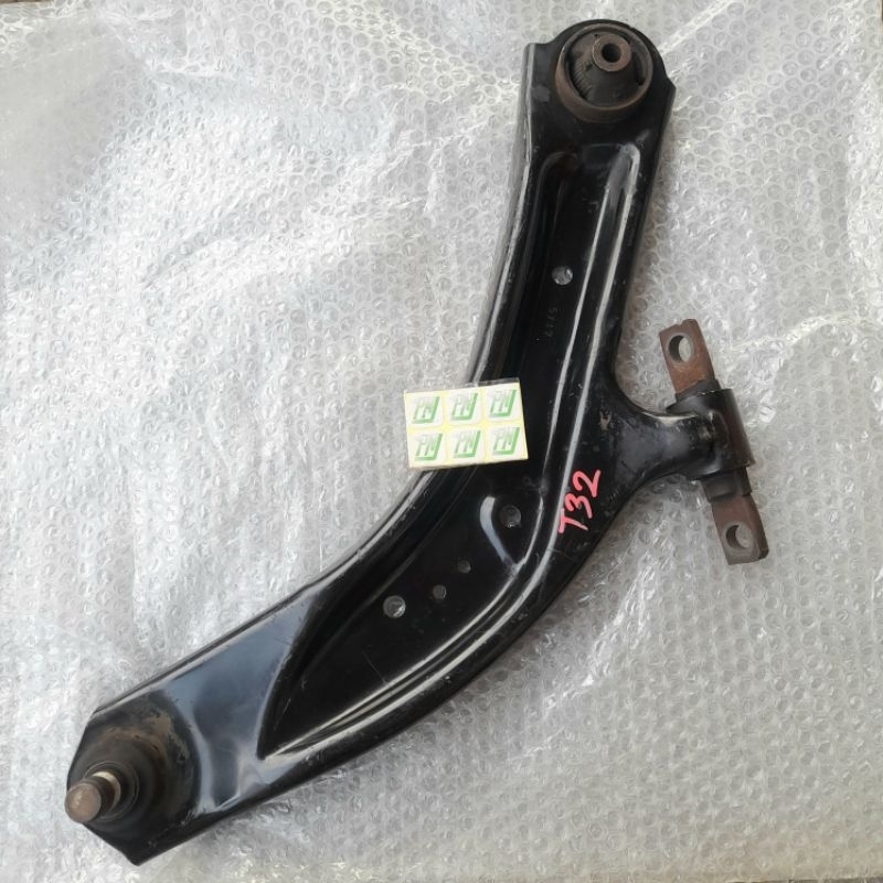 Lower Arm Nissan X-Trail T32 Kanan X trail t32 Sayap X-trail T32 Kanan Produk Original