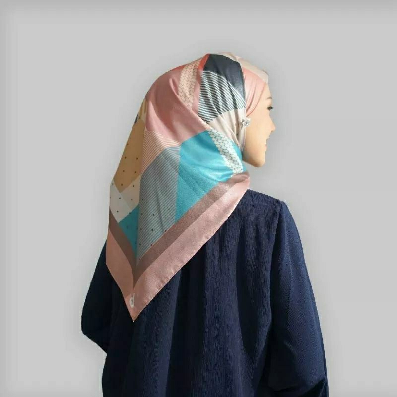 HIJAB DEENAY LARITA SERIES ( BLACK PINK )