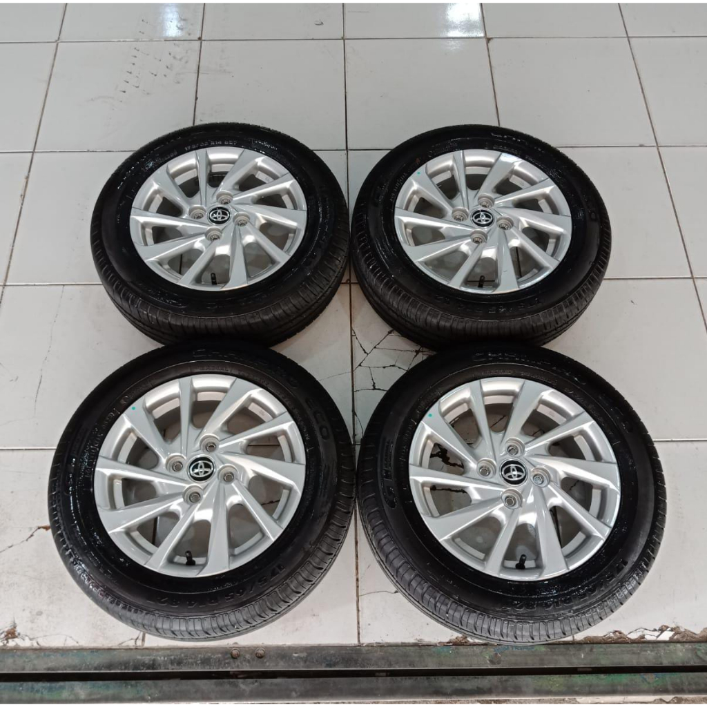 Velg Mobil New Agya Ring 14 Ban 2023 Like New