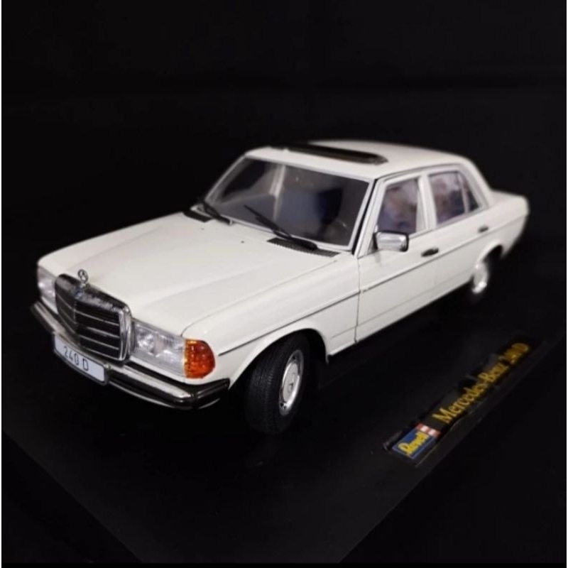 Mercedes W123 240D Skala 18 By Revell