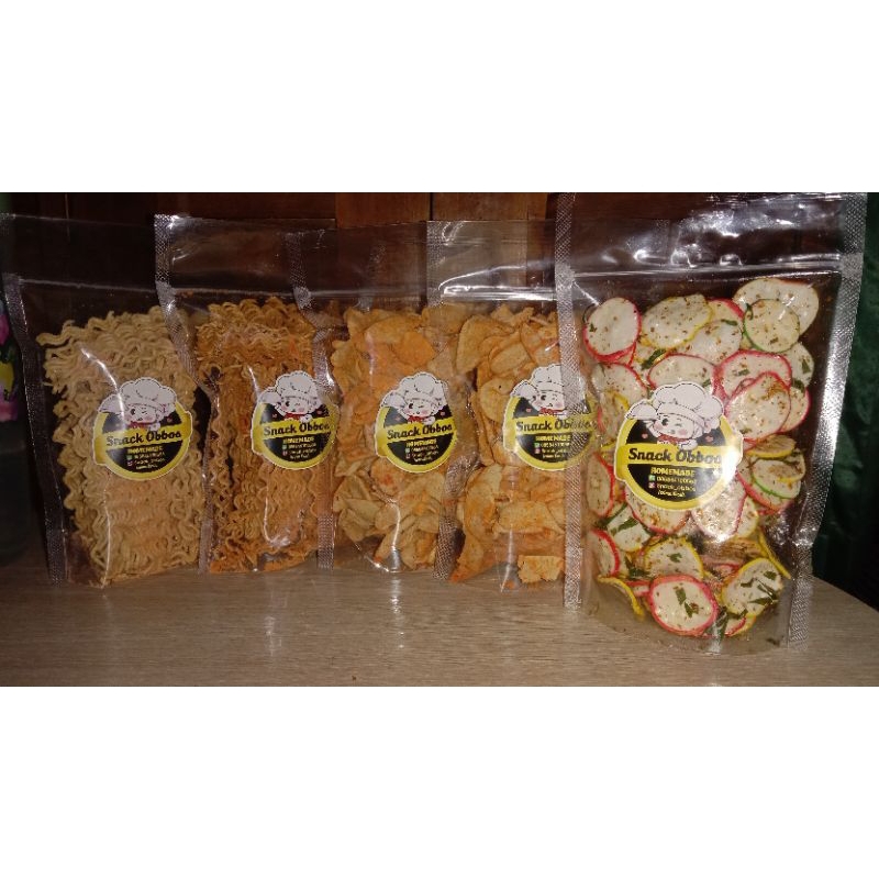 

Basreng daun jeruk / Otak-otak / Mie kriting