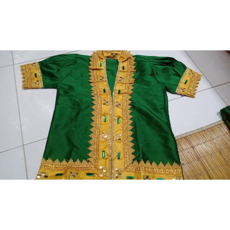 Baju bodo anak dan perhiasan adat