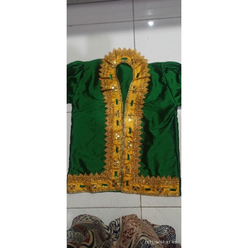 Baju bodo dan sarung