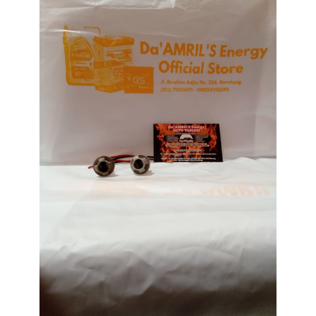 SOKET LAMPU T10