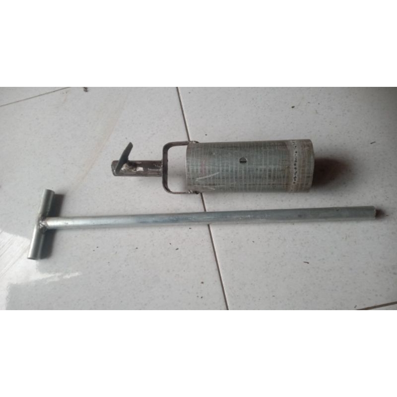 pelubang mulsa bakar/ pakai arang