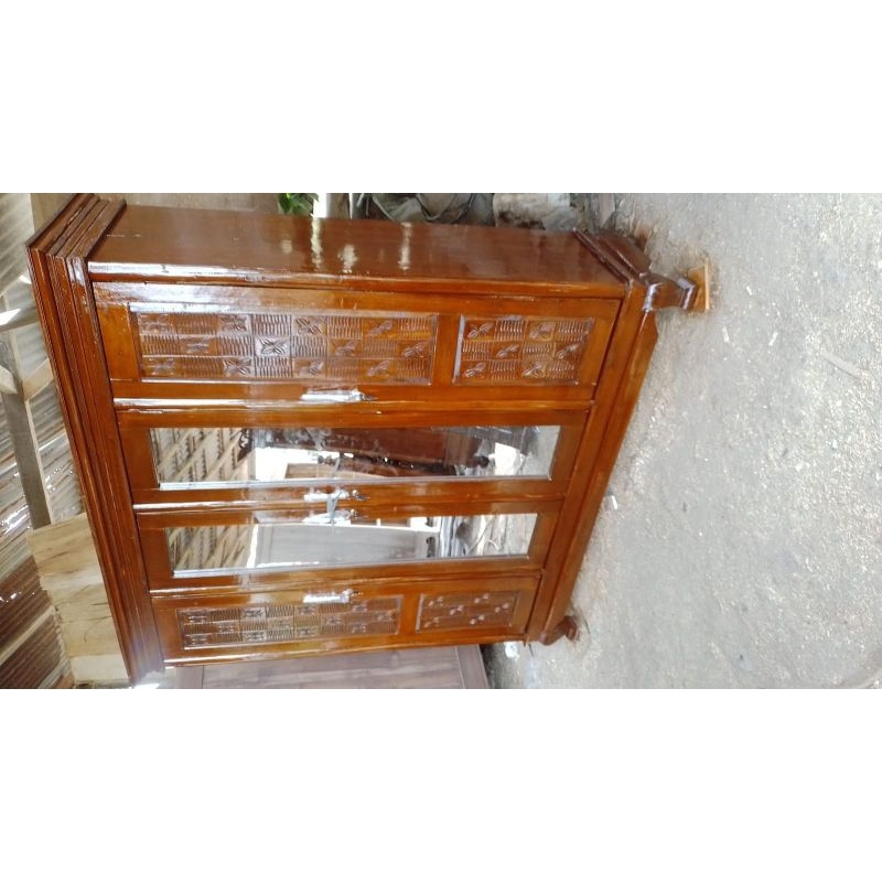 lemari pakaian jati 4 pintu.