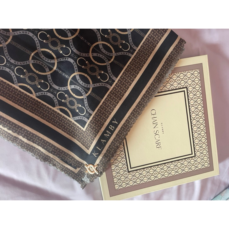 Klamby chain scarf preloved
