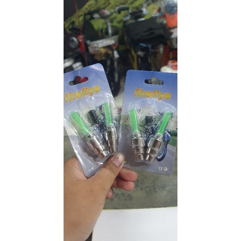 Tutup Pentil Ban Nyala Lampu