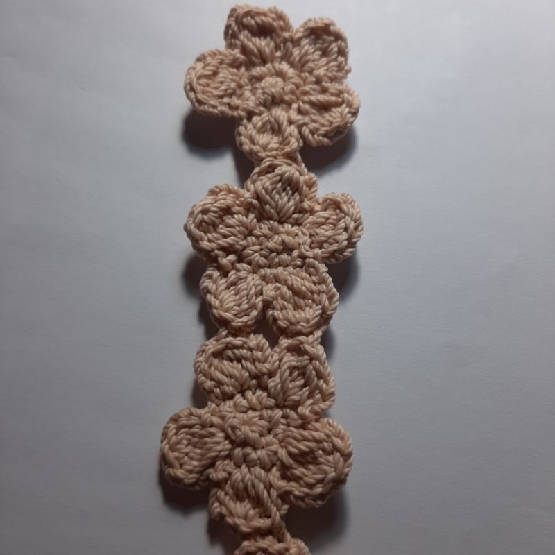 

Bookmark Croched Flower Shaped