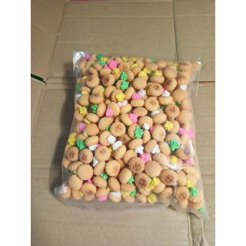 

KUE GEMBROS 500gram/KUE ULANG TAHUN/KUE MONAS/KUE MONAS WARNA WARNI/KUE GEMBROSE/KUE RENYAH/SNACK KILOAN/