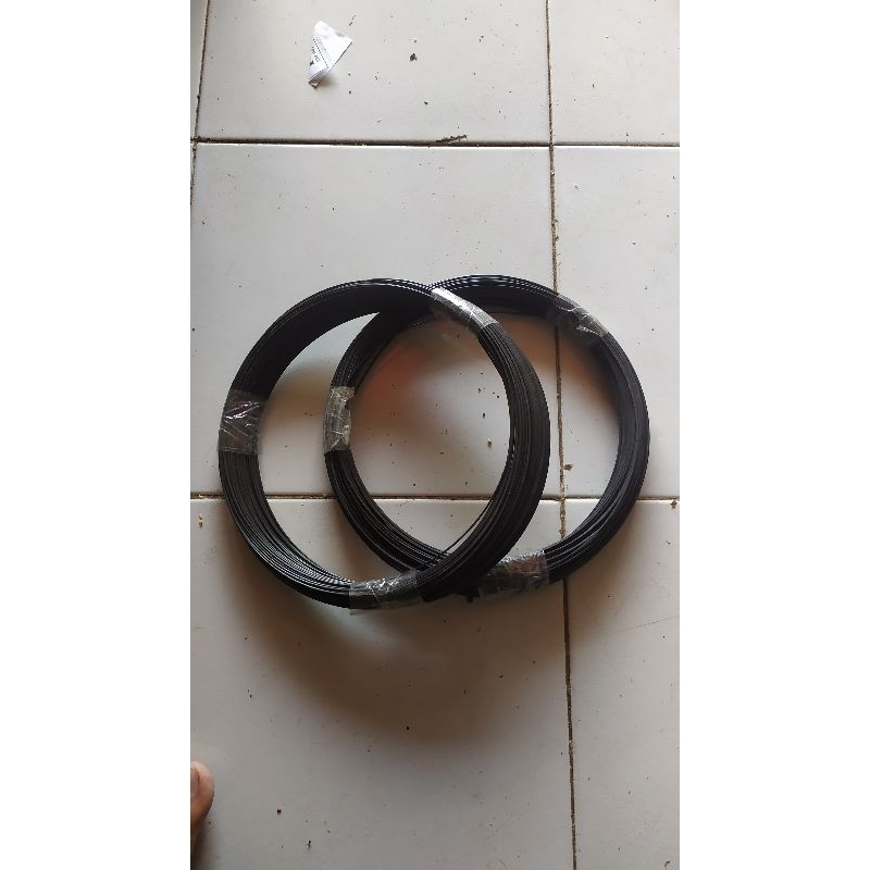 Jeruji Fiber Hitam Glossy Non Kulit Untuk Sangkar Burung