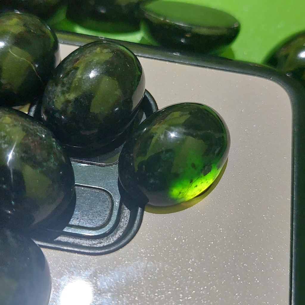 batu akik black jade aceh tembus senter samping/Black jade murah