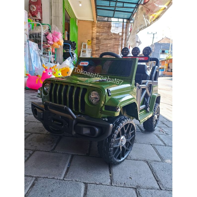 Mobil aki Jeep Yukita 2288