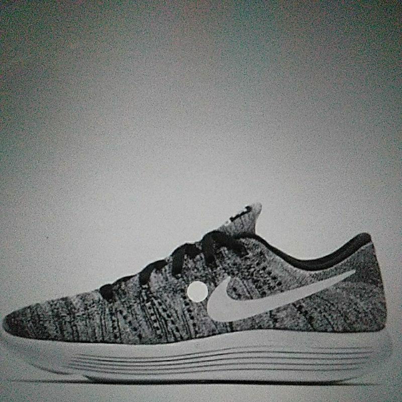 SEPATU LARI NIKE Wmns
