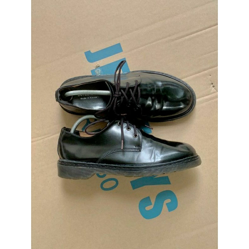 Sepatu Docmart Boy London