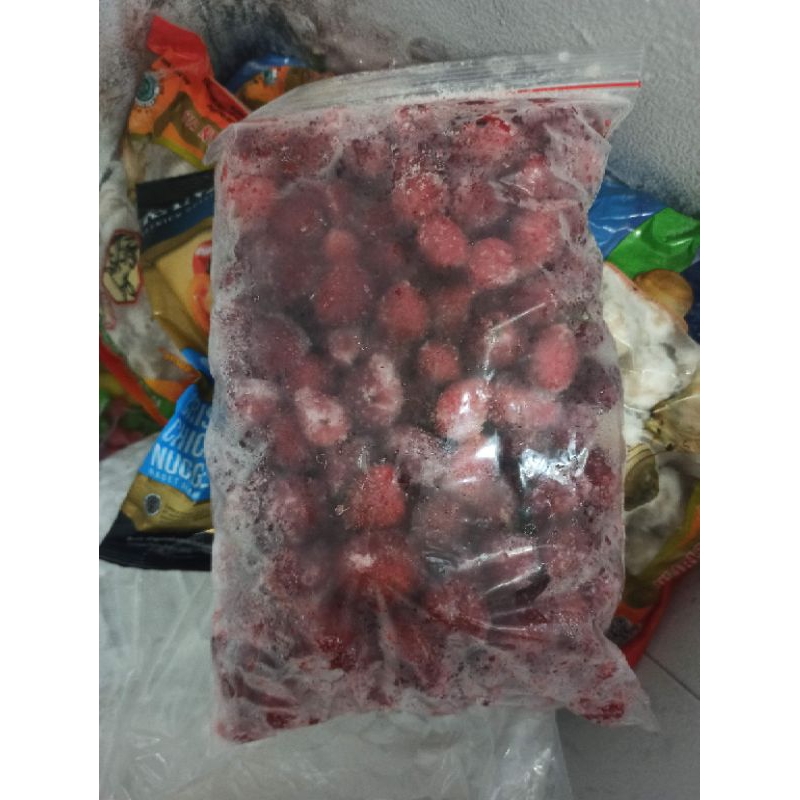 

Strawberry Frozen Segar/Es Kul kul strawbery berat 1kg