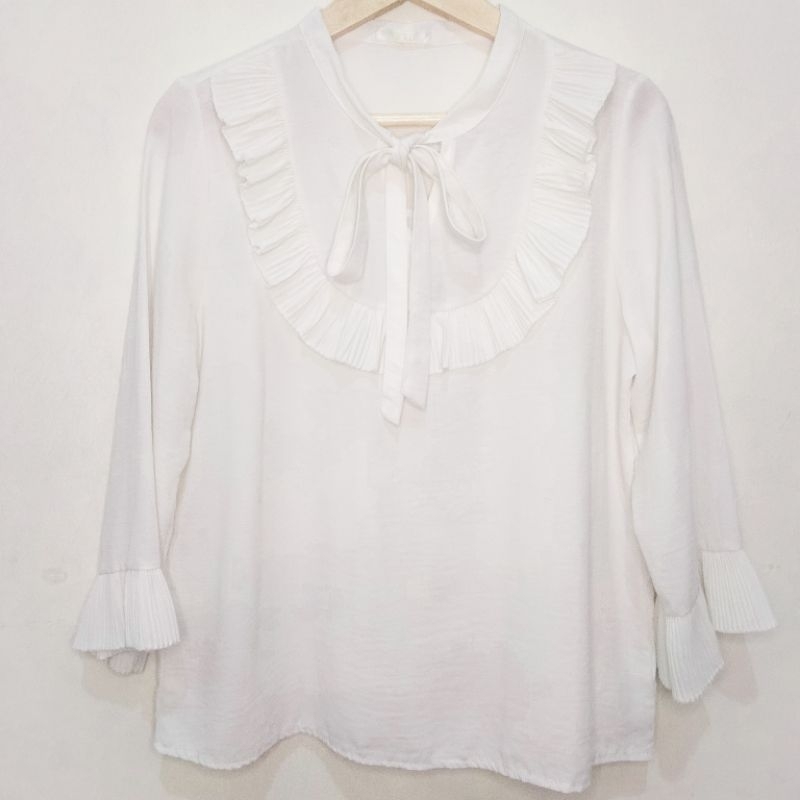 Preloved Blouse Putih Vintage Kantor