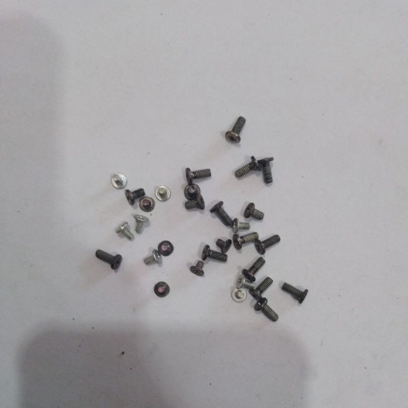 baut mur sekrup laptop toshiba dynabook R734 R734/K