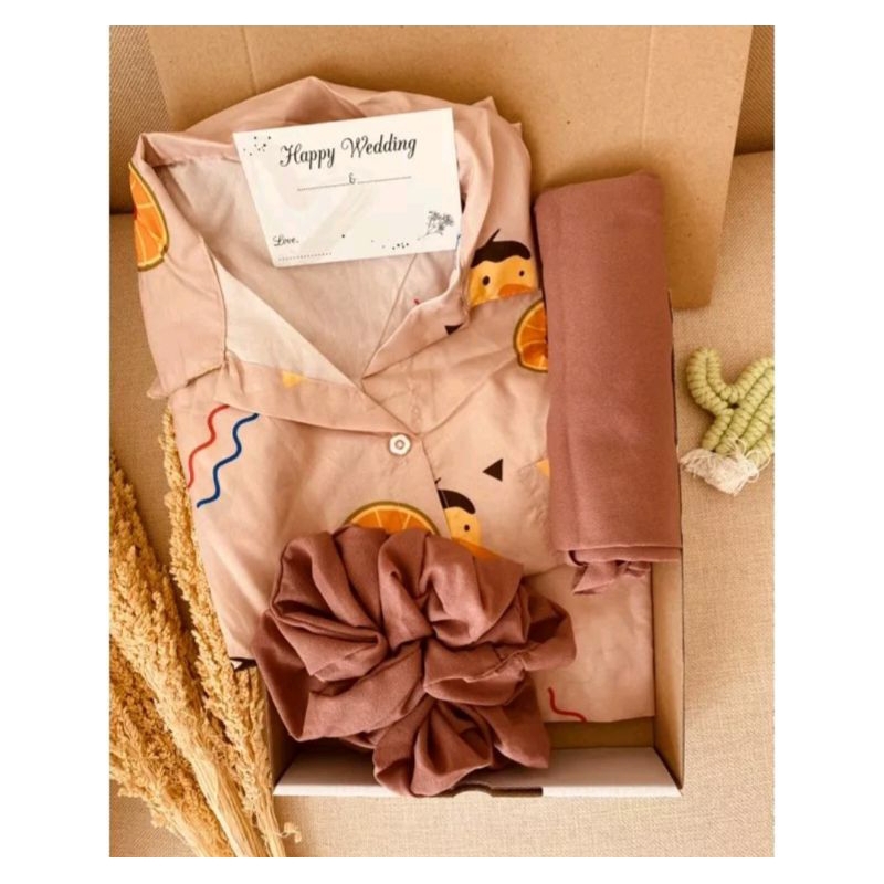 HAMPERS GIFT BOX HADIAH CEWEK HAMPERS PIYAMA BAJU TIDUR