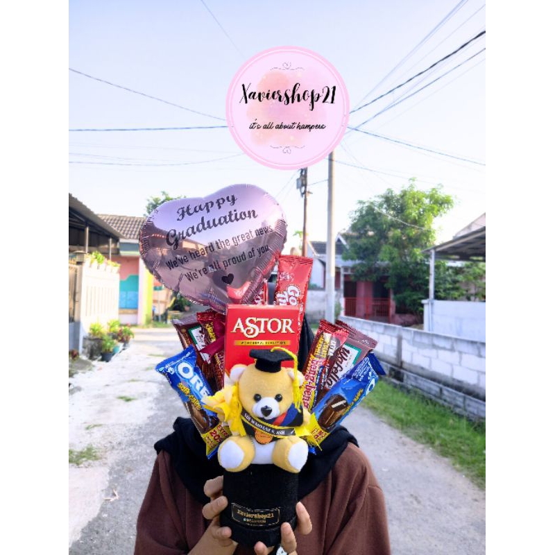 Buket Snack + Boneka Wisuda / Buket  Bloom Box ( Free Selempang Nama)