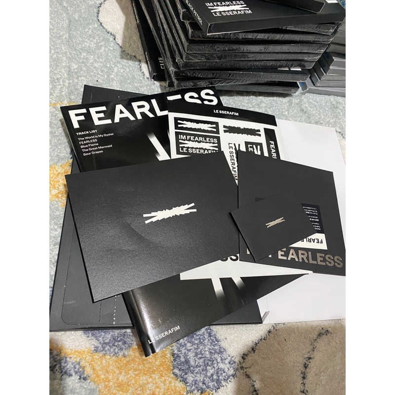 LE SSERAFIM-ALBUM FEARLESS