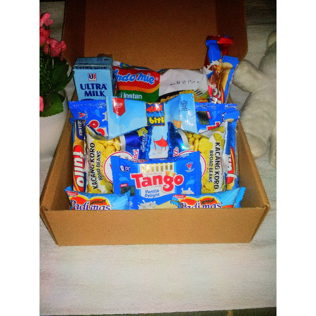 

KADO ULANG TAHUN / SNACK BOX / HAMPERS SNACK / KADO WISUDA / HADIAH VALENTINE / MAKANAN /