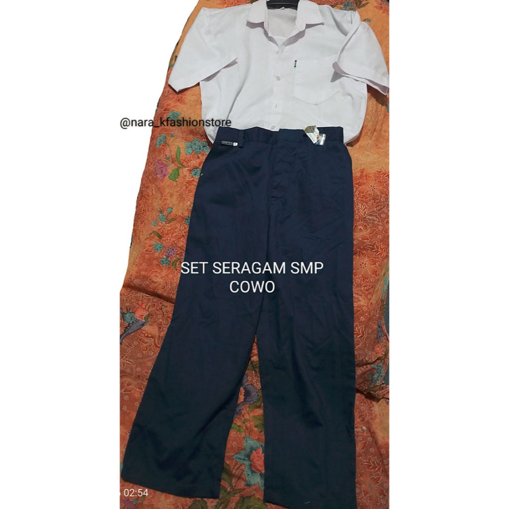 SERAGAM SEKOLAH SMP PL/ BEKAS CEWE COWO MURAH 1 SET