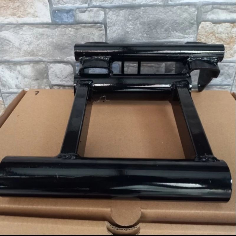 pemundur mesin mounting arm mio J 110 fino 110 mio GT 110