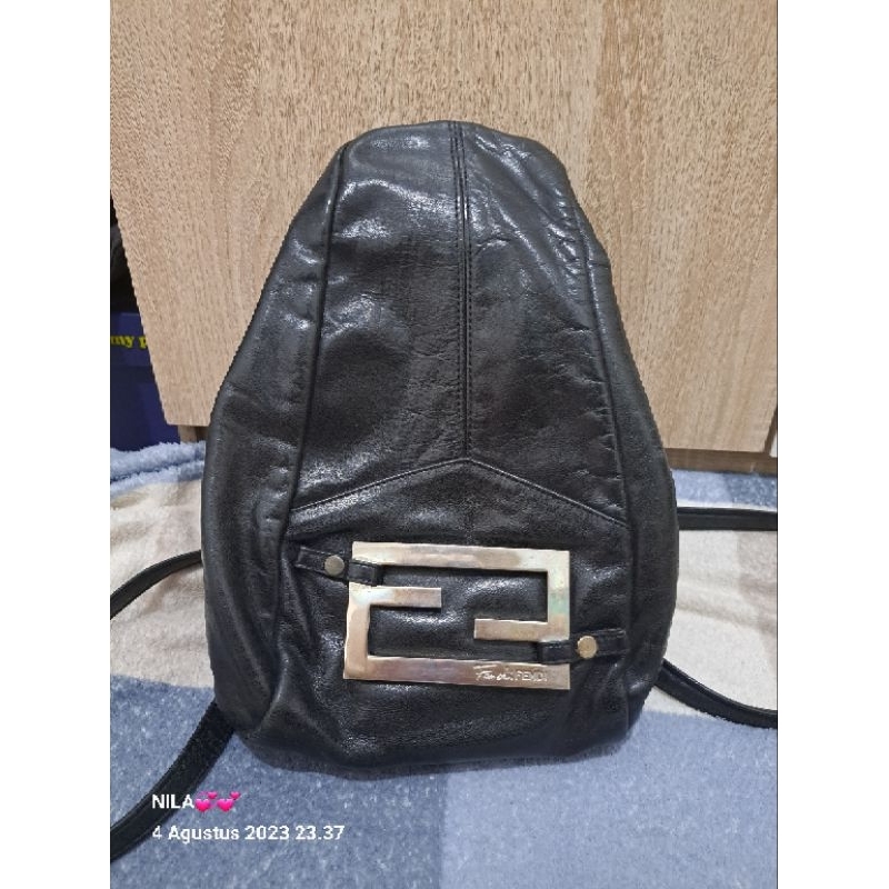 tas ransel wanita unik kulit asli FENDI kondisi aman