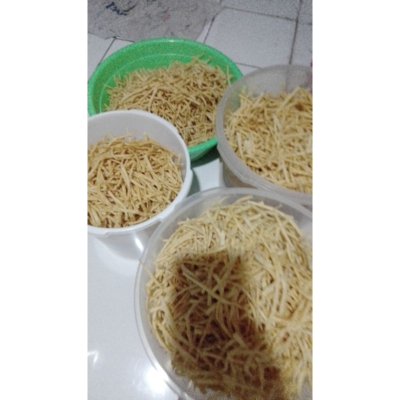 

stik keripik pangsit bawang 1kg/ 1 ball besar gurih asin renyah mantap rasanya