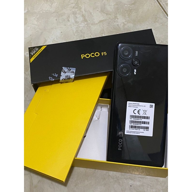 Hp poco f5 5 g ram 8/256 gb, no minus masih mulus pemakaian baru 1 bulan