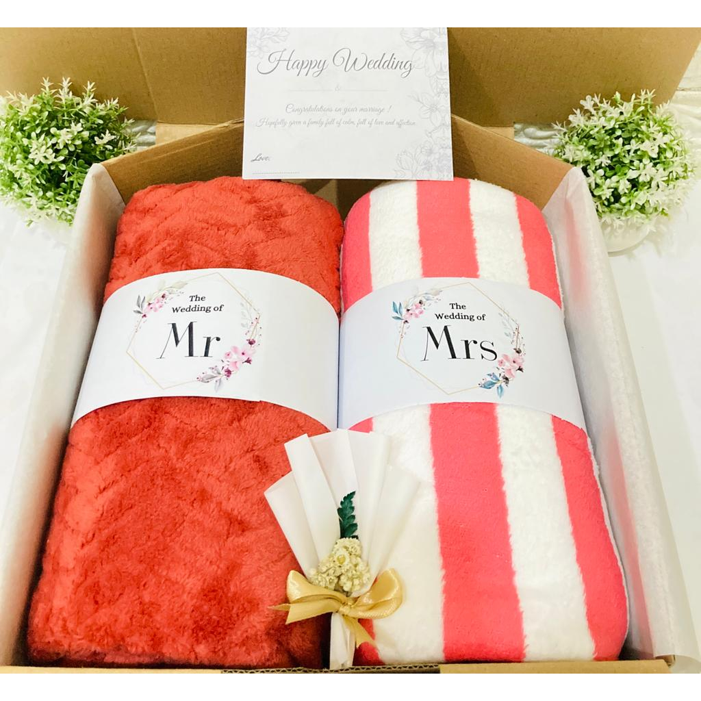 

Hampers Handuk Couple (70 x 140 cm) / Wedding Gift / Hampers Wedding / Kado Pernikahan / Kado Seserahan