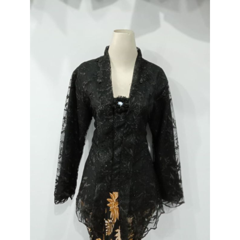Atasan Kebaya Hitam Kutubaru Brokat Tile