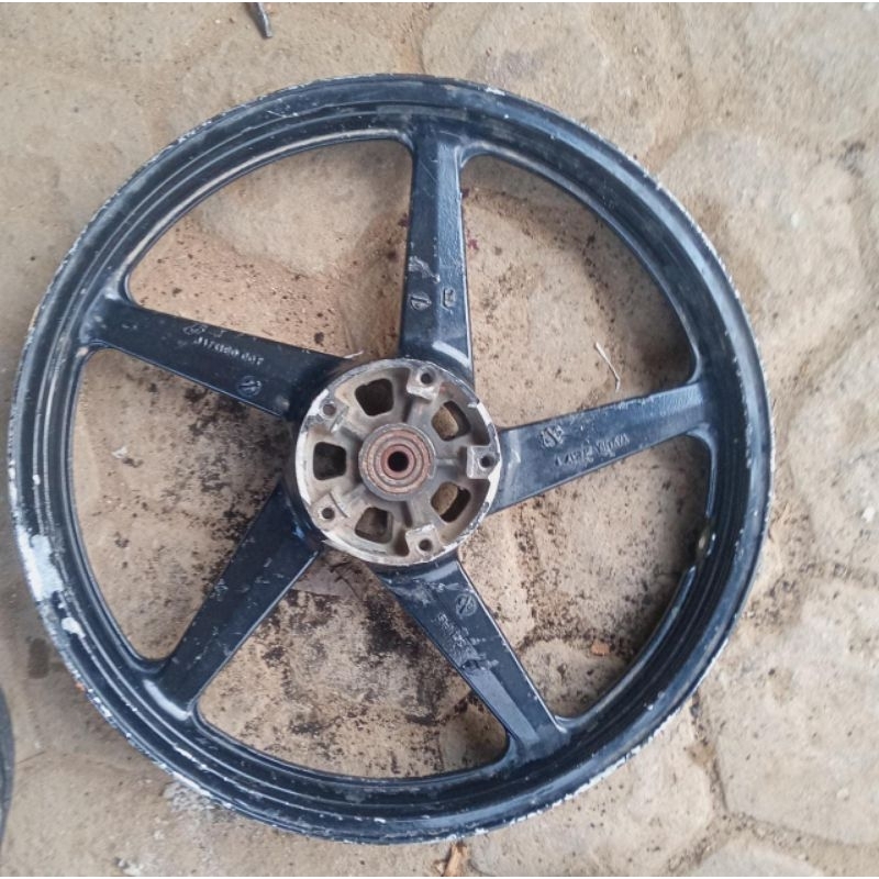 Velg depan ORI yamaha Vixion 3c1 Vixion old 2012 depan saja ke adaan aman utuh seken ori