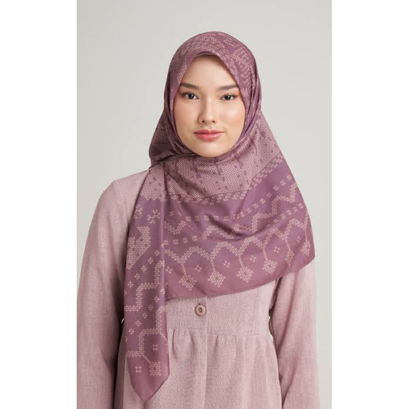 Sale, New Ria Miranda Dongson Scarf