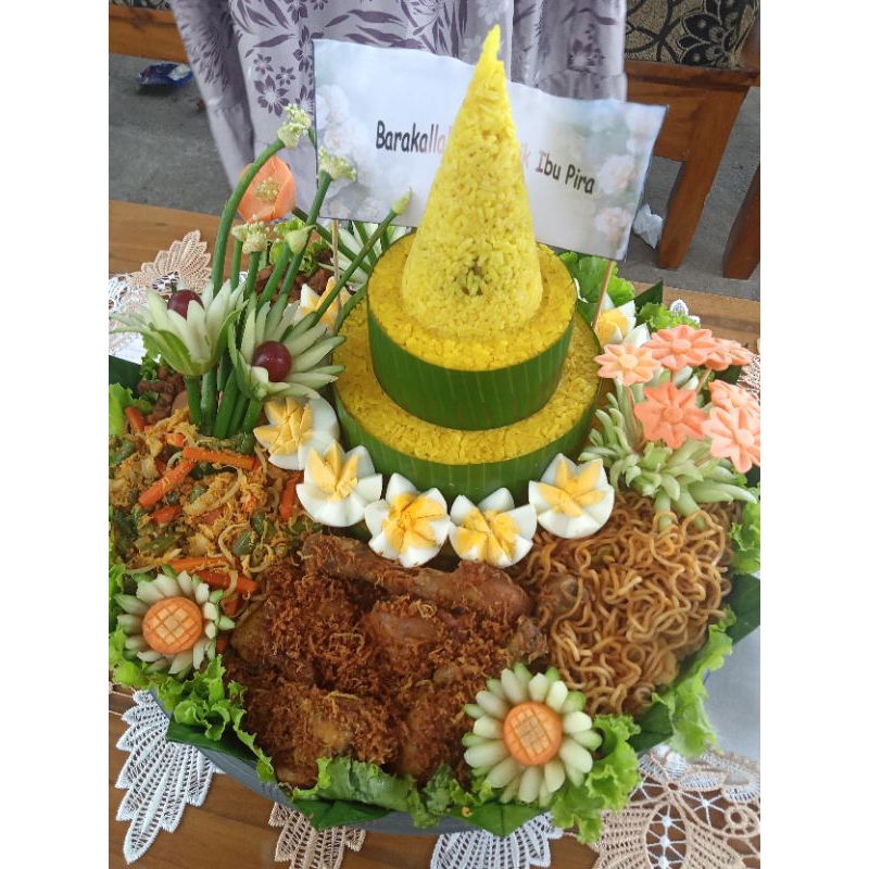 

Tumpeng medium