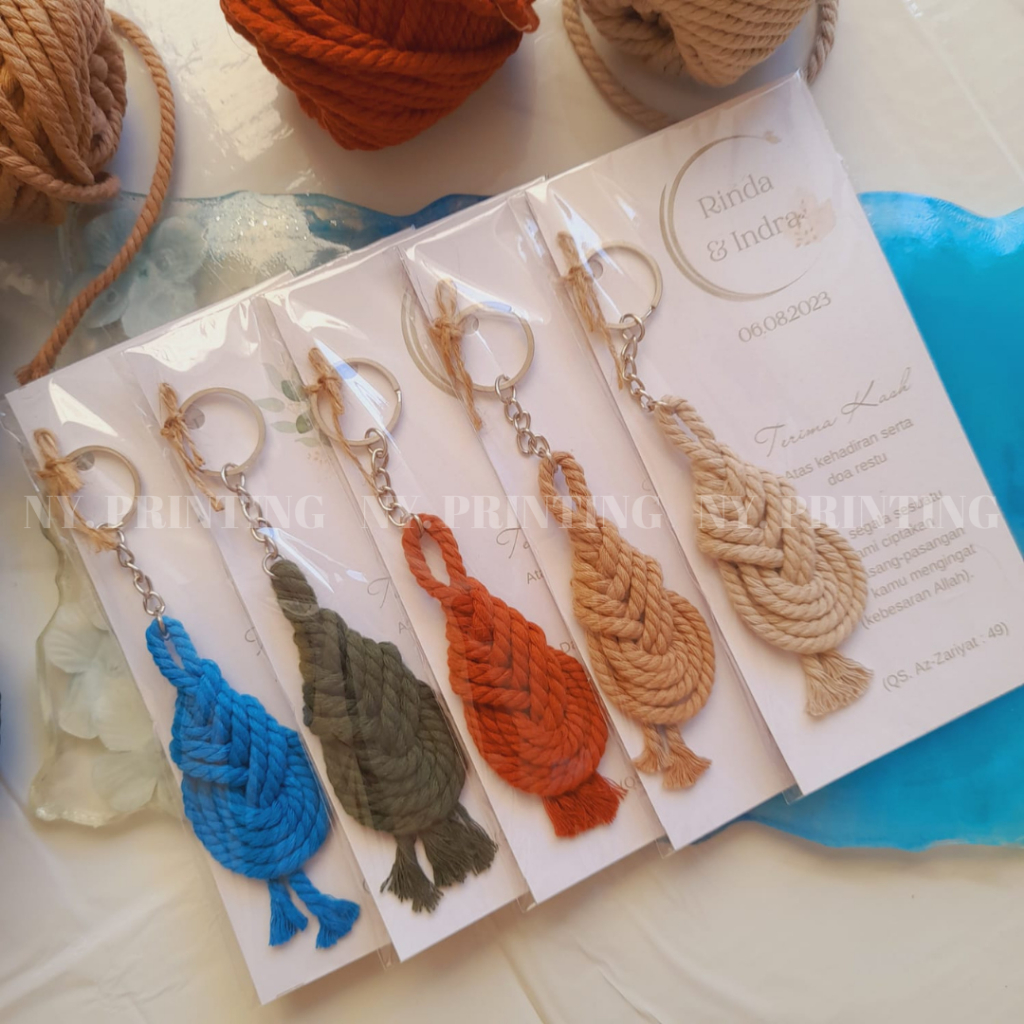 Souvenir Pernikahan / Khitan / Tasyakur Gantungan Kunci Macrame Unik