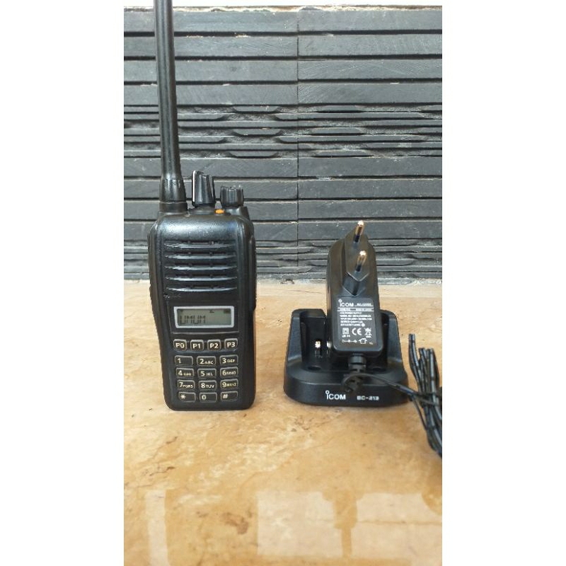 HT ICOM V88 VHF WATERPROF SEGEL ELI ORIGINAL JAPAN