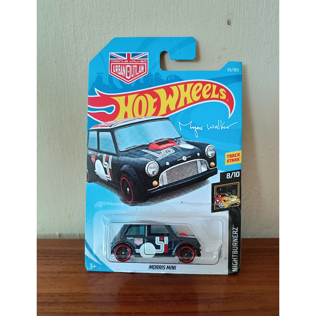 Hot Wheels NightBurnerz Morris Mini