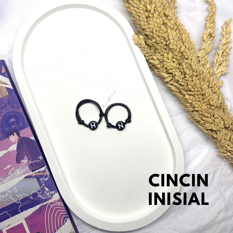Cincin tali huruf / cincin inisial / cincin hitam