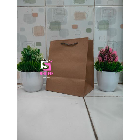 

PAPERBAG UKURAN 18X12X22 (R5) / TAS SOUVENIR PERNIKAHAN / TAS SOUVENIR KHITAN / TAS SOUVENIR HAJATAN