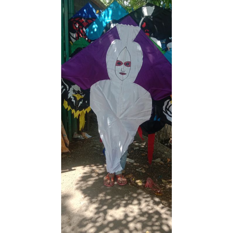 Layangan besar Model Pocong