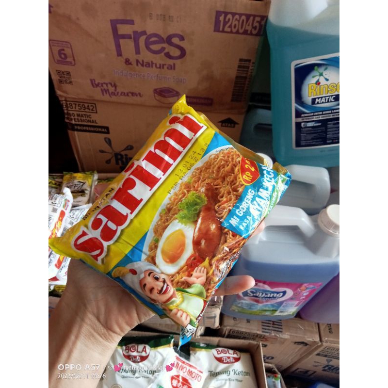 

sarimi isi 1 rasa random