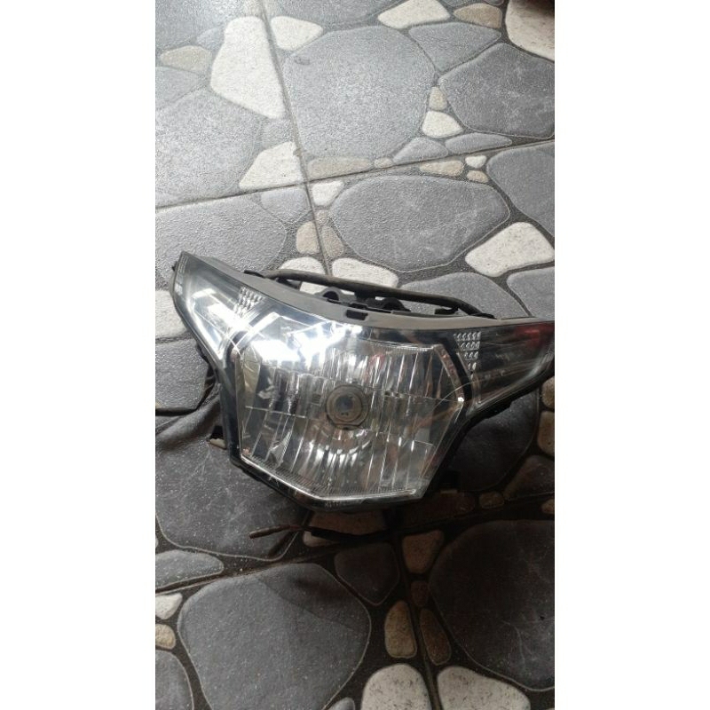 headlamp atau lampu depan CBR250r cbu