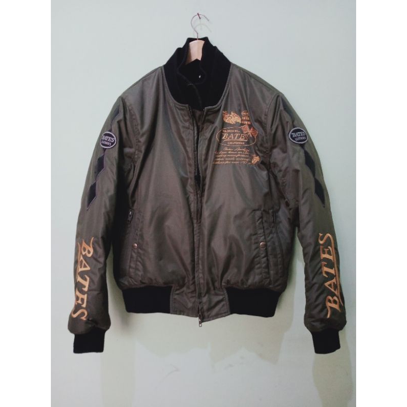 Jaket Bates Bomber