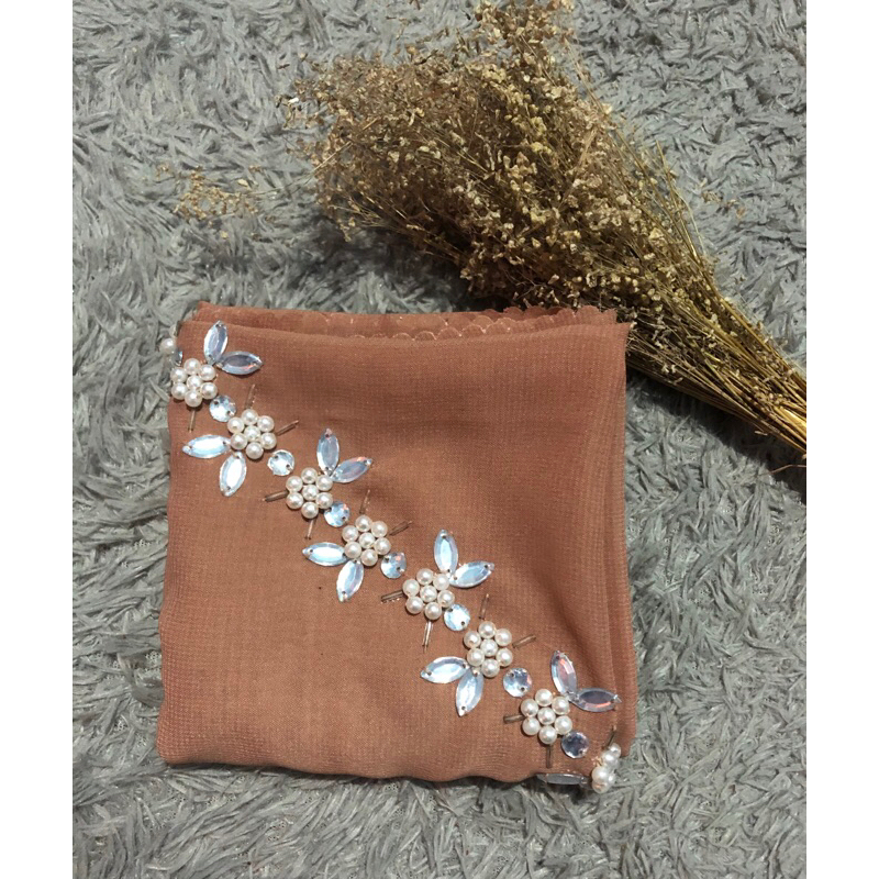 Bella Payet Hijab Kondangan Pesta Segiempat Mutiara Lasercut