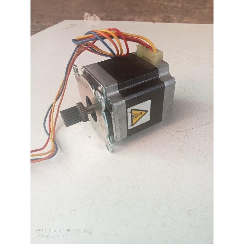 motor steper nema 23 4kabel 2,1A step syn sanyo denki
