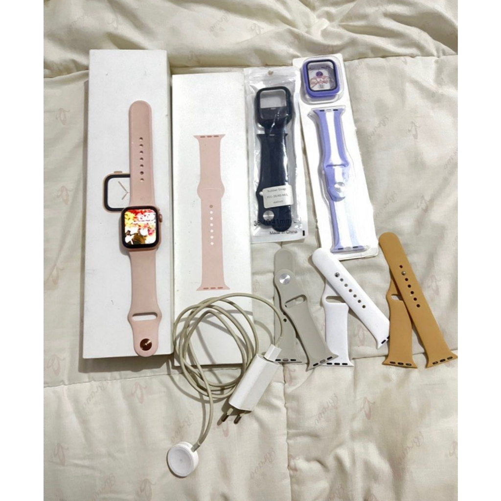 Apple Watch iWatch Series 4 40mm Rose Gold Pemakaian Pribadi Second Berkualitas Ori Inter