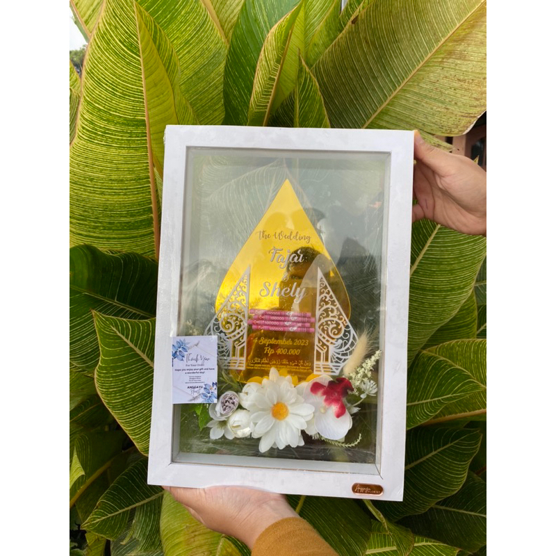 Mahar Frame Kayu Transparan Akrilik