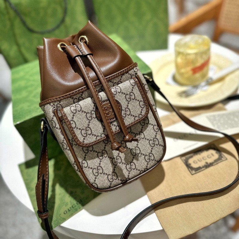 Original 2023 new GUCCI Gucci decoration interlocking GG mini bucket bag shoulder bag shoulder bag M